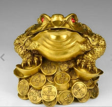 Load image into Gallery viewer, Chinese Feng Shui Lucky Wealth Money Toad Gourd Brass Copper Statue Home/Office Decor Sculpture Craft Living Room TV Cabinet Fortune Ornament Housewarming Gift