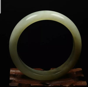 10% OFF- 52/53/54mm Certified Natural Emerald Xiu Jade*A Handcarved Bangle VV6131