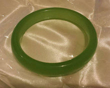 Load image into Gallery viewer, 10% OFF on Sales- 60/61 mm Genuine Natural Green Emerald Xiu Jade Bracelet Bangle《Grade A》