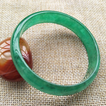 Load image into Gallery viewer, 10% OFF- 54/55/56mm Certified Natural Jadeite Emerald A*Jade HandCarved Bangle Z901