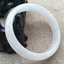 Load image into Gallery viewer, 10% OFF- 59/60/61 mm Certified Natural Jadeite Emerald A*Jade HandCarved Bangle C000