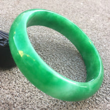 Load image into Gallery viewer, 10% OFF- 57/58/59mm Certified Natural Jadeite Emerald A*Jade HandCarved Bangle HA2105