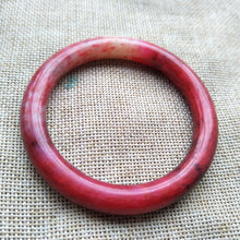 Load image into Gallery viewer, 10% OFF- 55/56/57mm Certified Natural Red Xiu Emerald A*Jade HandCarved Bangle Z608