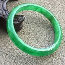 Load image into Gallery viewer, 10% OFF- 54/55/56mm Certified Natural Green Jadeite Emerald A*Jade HandCarved Bangle x9588