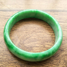 Load image into Gallery viewer, 10% OFF- 55/56/57mm Certified Natural Jadeite Emerald A*Jade Handcarved Bangle A128