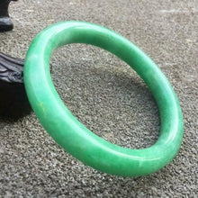 Load image into Gallery viewer, 10% OFF- 55/56/57mm Certified Natural Jadeite Emerald A*Jade HandCarved Round Bracelet Bangle x9401