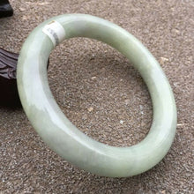 Load image into Gallery viewer, 10% OFF- 54/55/56mm Certified Natural Lavender Jadeite Emerald A*Jade HandCarved Round Bangle HA0857